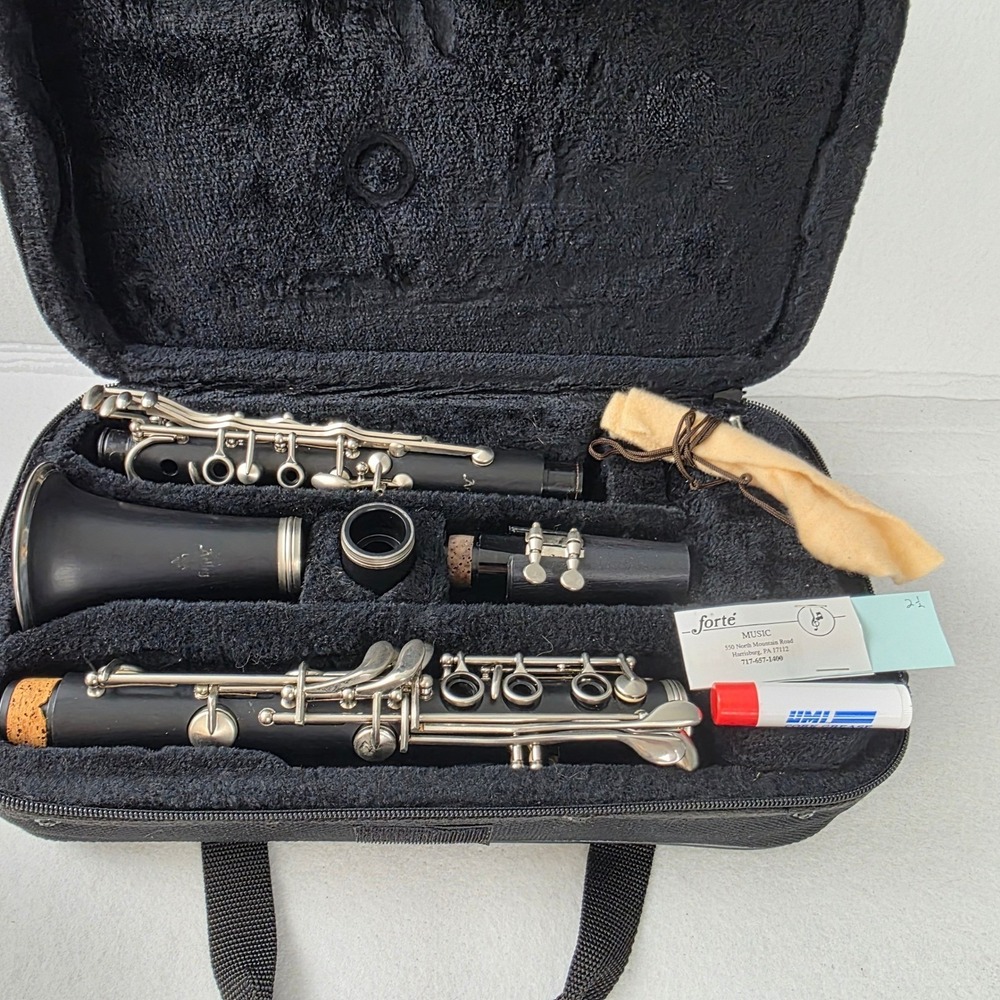 Artley Student Bb Clarinet with Hard Case and Accessories Made in USA 7047722